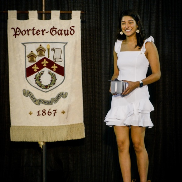 White Dress (offers welcome) - Picture 5 of 6